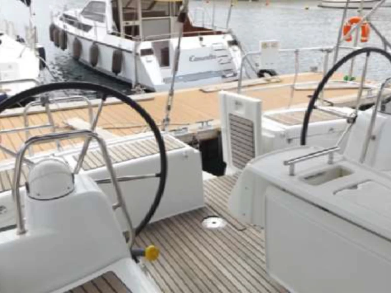 Rent a Bénéteau Oceanis 50 Kalkara
