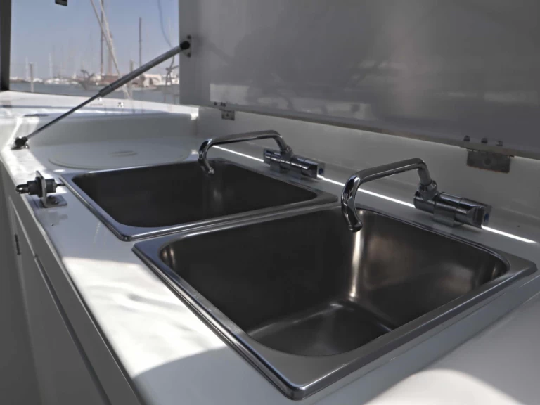 Bareboat Rental Sailboat Jeanneau with a boat licence