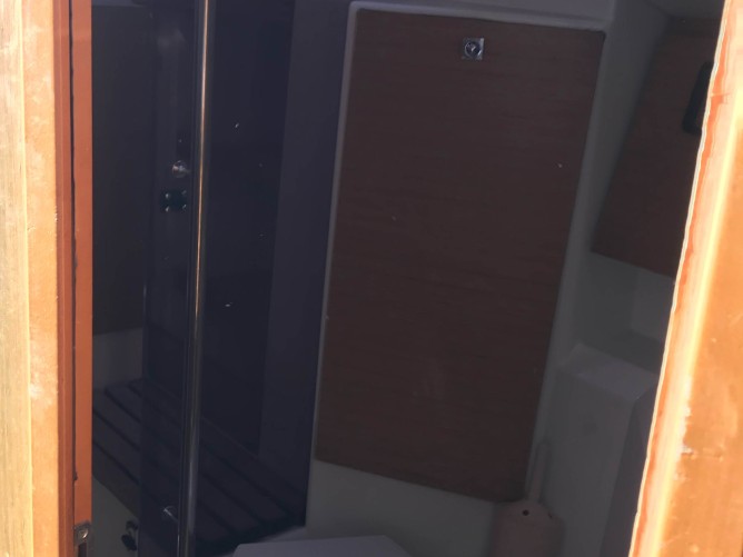 Bareboat Rental Sailboat Jeanneau with a boat licence