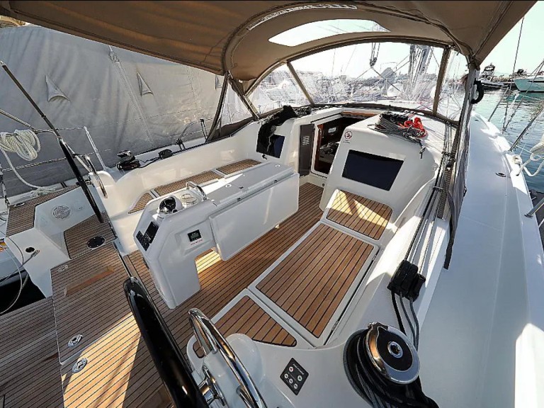 Bareboat Rental Sailboat Jeanneau with a boat licence