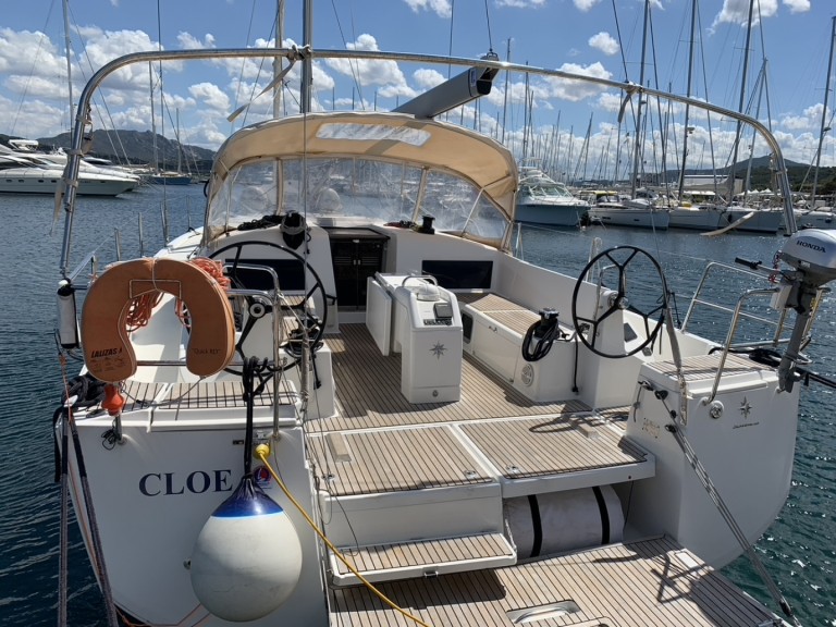 Sailboat for rent Portisco at the best price