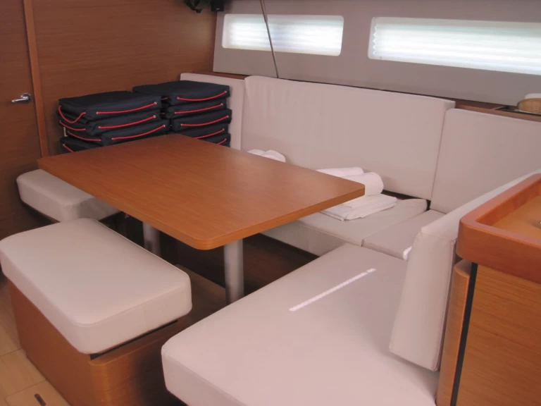 Rent a Jeanneau Sun Odyssey 490 Capo d'Orlando