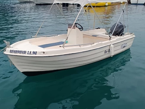 Bareboat Rental Motorboat En plo with a boat licence