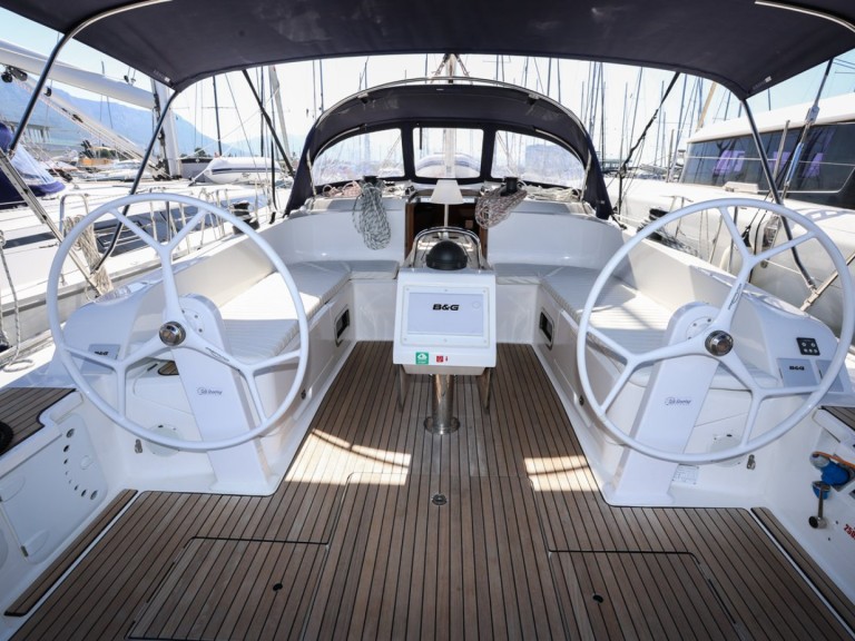 Yacht charter Kaštela cheap Cruiser 46