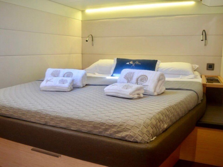 Catamaran rental with or without captain Lagoon Verolme