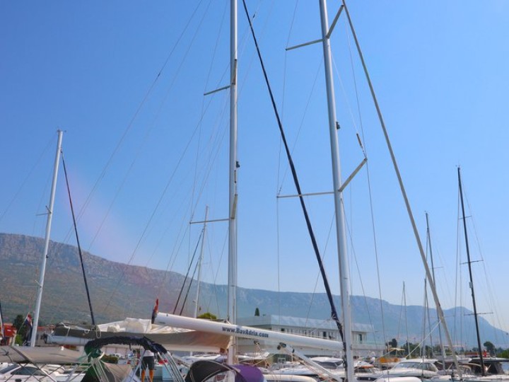 Sailboat rental in Kaštela - Bavaria Cruiser 46