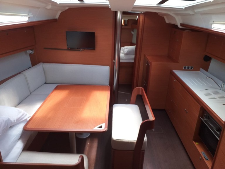 Dufour Dufour 430 Grand Large charter bareboat or captained in  Medulin