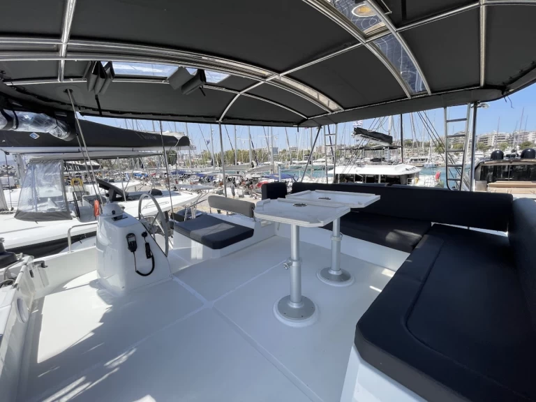 Boat rental Bali Bali 4.8 in Alimos on Samboat