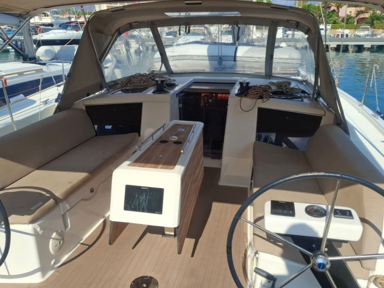 Sailboat rental in Furnari - Dufour Dufour 430 Grand Large