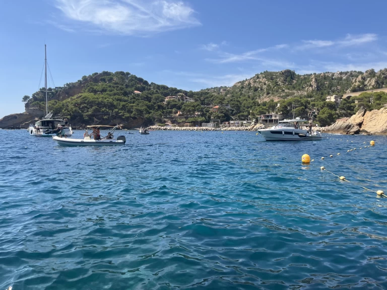 Rent a Blu and blu italy 620 confort Marseille