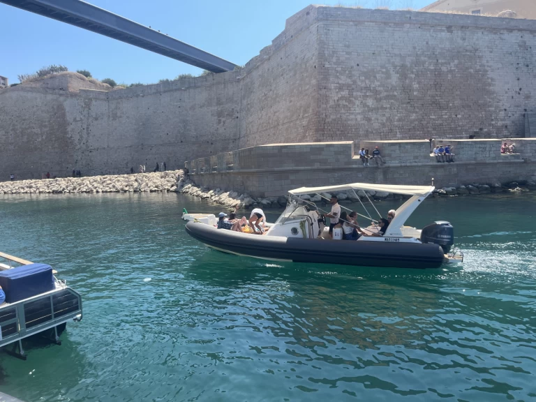 Blu and blu italy 620 confort charter bareboat or captained in  Marseille