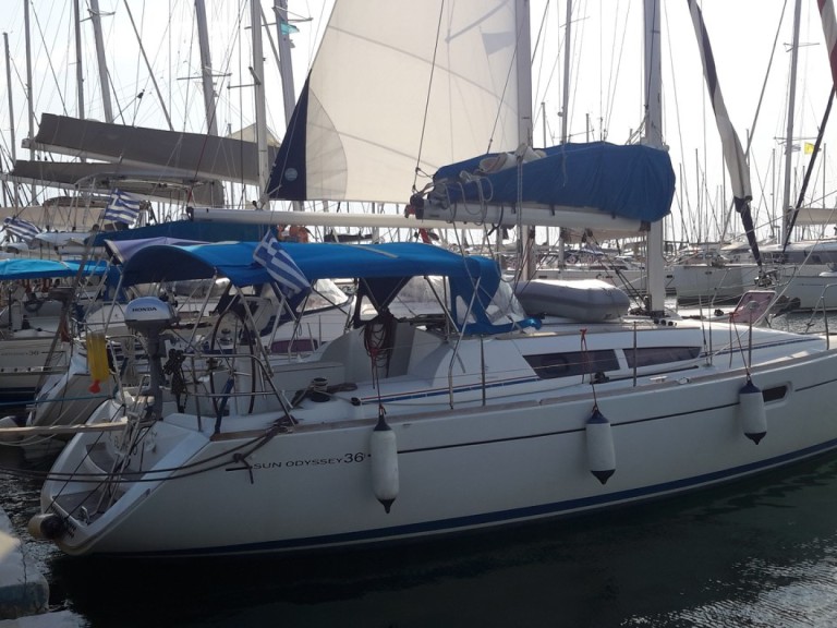Boat rental Jeanneau Sun Odyssey 36i in Alimos on Samboat