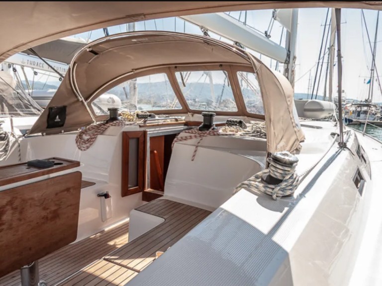 Sailboat rental in Lefkáda - Bavaria Cruiser 41