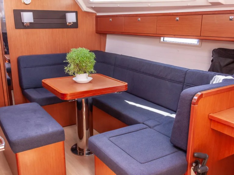 Boat rental Bavaria Cruiser 41 in Lefkáda on Samboat