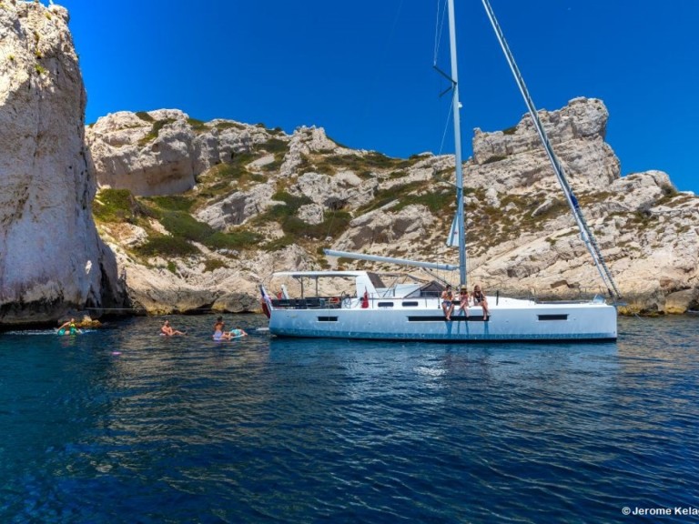 Yacht charter Le Marin cheap Sun Loft 47