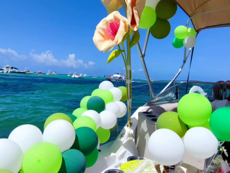 Rinker Rinker in Bávaro on SamBoat