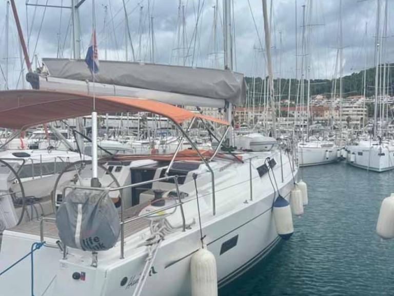 Sailboat rental in Pula - Hanse Hanse 455
