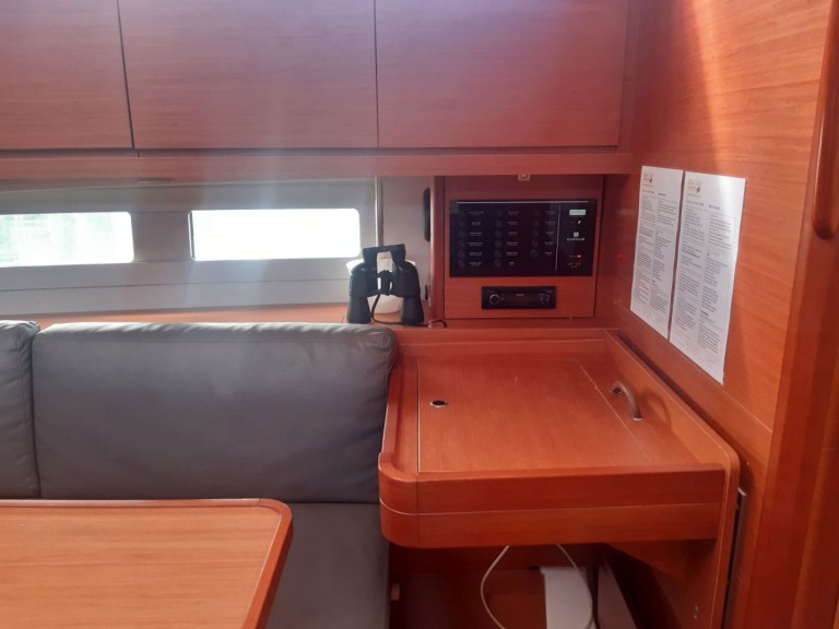 Sailboat rental in Saint-Mandrier-sur-Mer - Dufour Dufour 390 GL