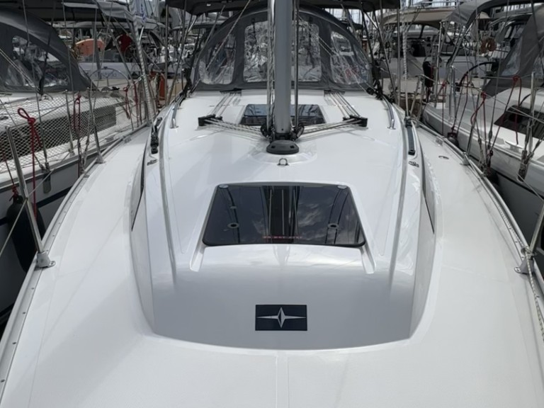 Yacht charter Alimos cheap Cruiser 34