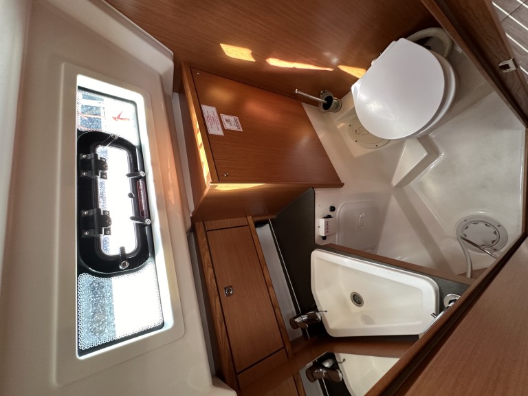 Bareboat Rental Sailboat Bavaria with a boat licence