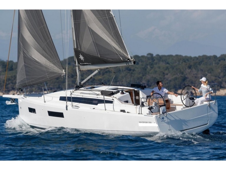 Sailboat rental in Hyères - Jeanneau Sun Odyssey 350