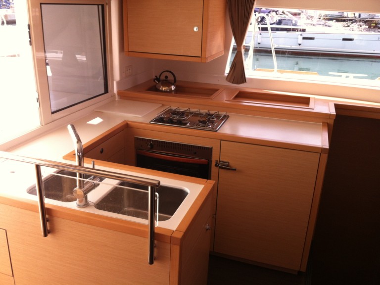 Catamaran rental with or without captain Lagoon Medulin
