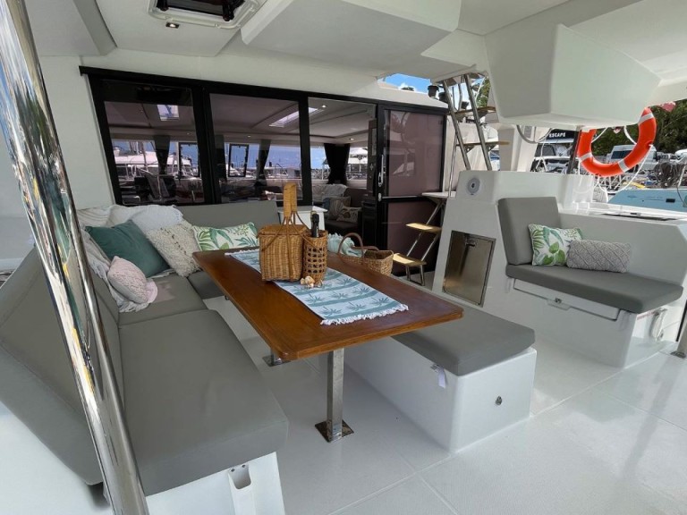 Fountaine Pajot Saona 47 in Airlie Beach on SamBoat