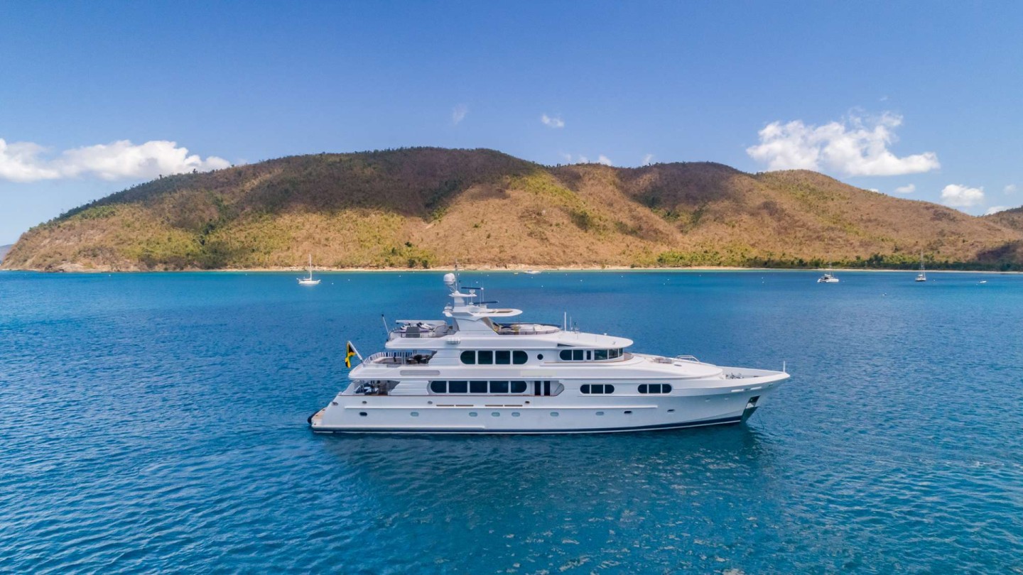 Rent a Luxury Yacht Northern Marine KING OF FUN in Bahamy (KING OF