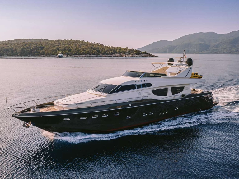 Bareboat Rental Luxury Yacht Posillipo with a boat licence