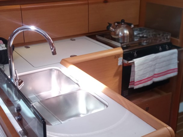 Sailboat rental with or without captain Jeanneau Skradin