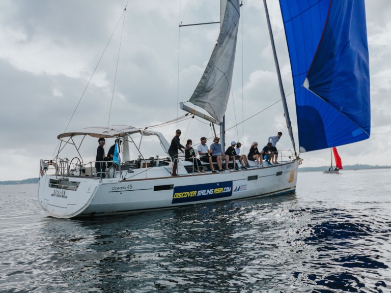 Boat rental Bénéteau Oceanis 45 in Ao Po on Samboat