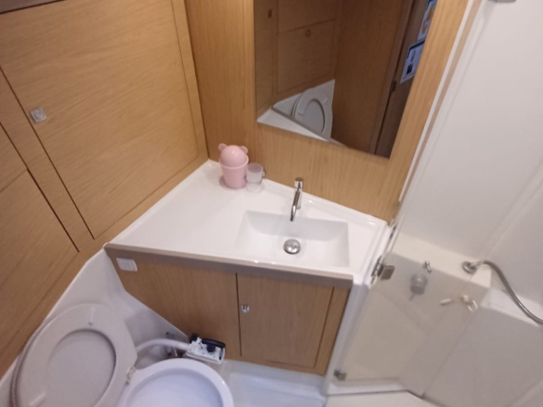 Boat rental Bénéteau Oceanis 45 in Ao Po on Samboat