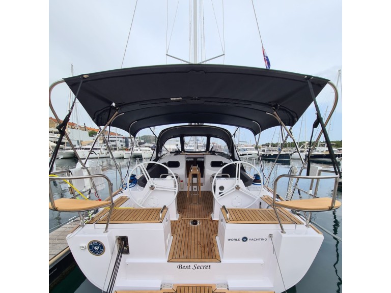 Bareboat Rental Sailboat Elan with a boat licence
