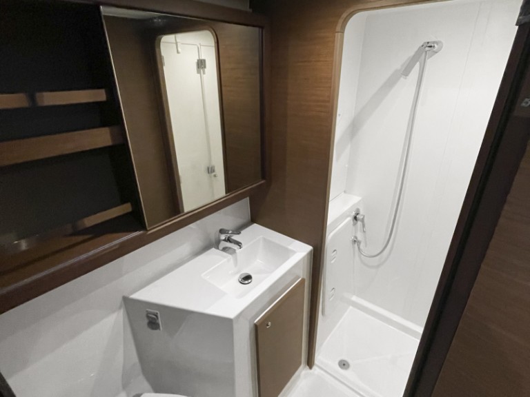 Catamaran rental in Alimos - Lagoon Lagoon 42