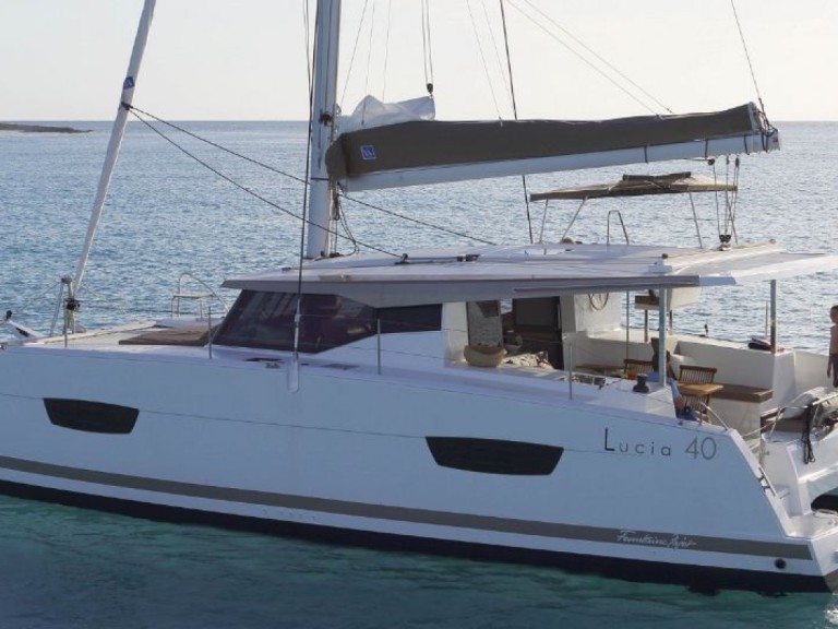Rent a Fountaine Pajot Lucia 40 Pula