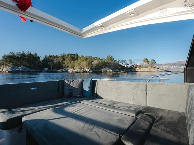 Motorboat rental with or without captain Viknes Sukošan