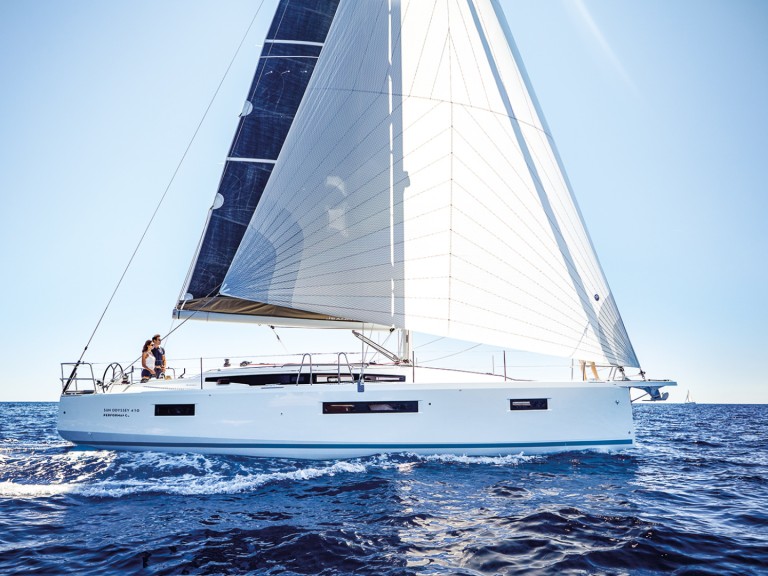 Sailboat for rent Préveza at the best price