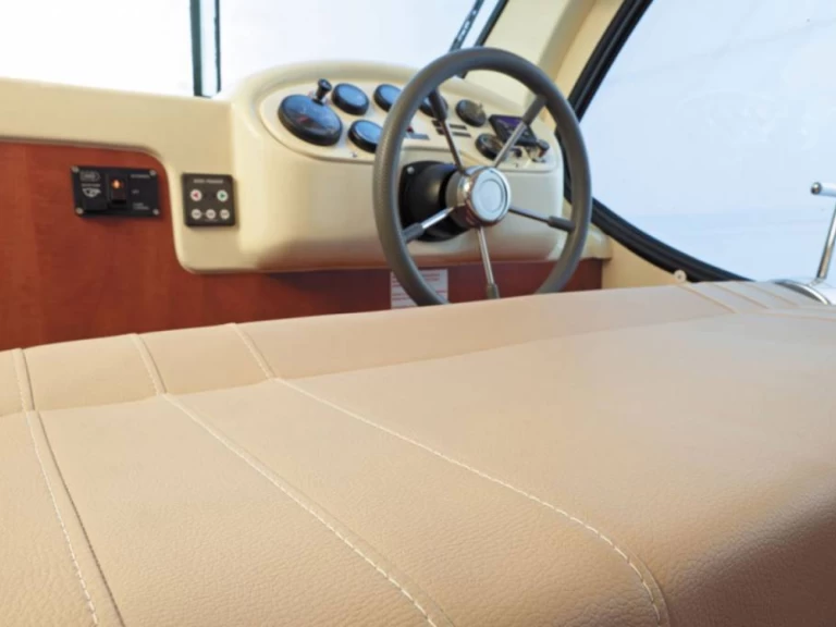 Yacht charter Joigny cheap Quattro B