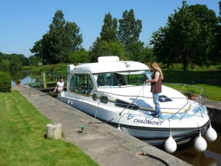 Houseboat rental with or without captain Sedan Joigny