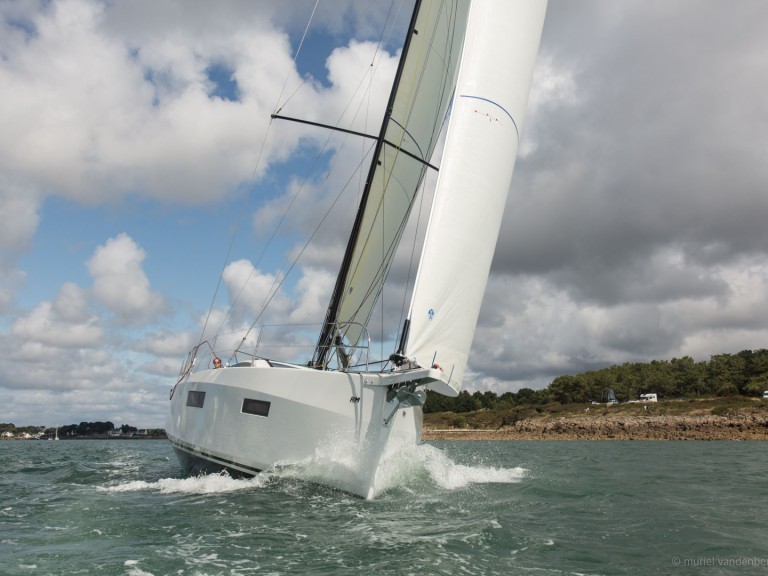 Sailboat for rent La Trinité-sur-Mer at the best price