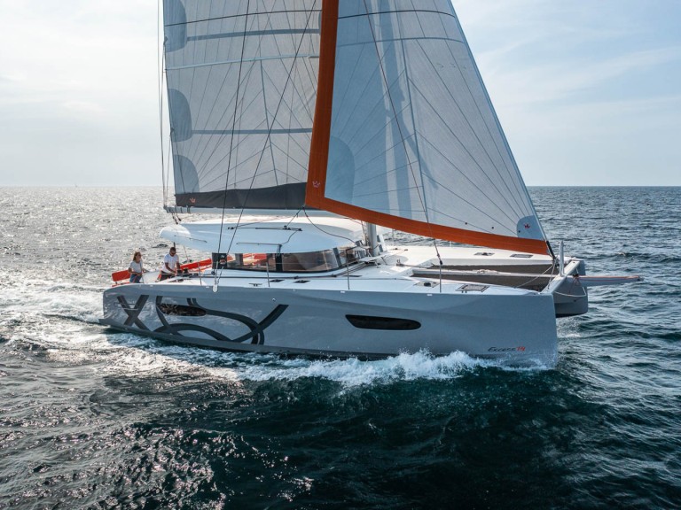 Catamaran rental with or without captain Bénéteau Le Marin
