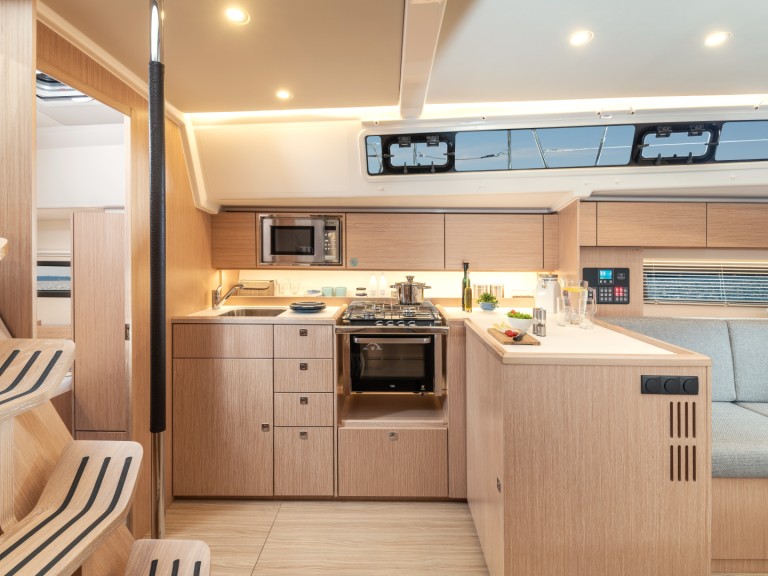 Bavaria Bavaria C42 in Castiglioncello on SamBoat