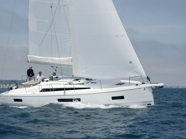 Rent a Bénéteau Oceanis 40.1 Parish of Saint George