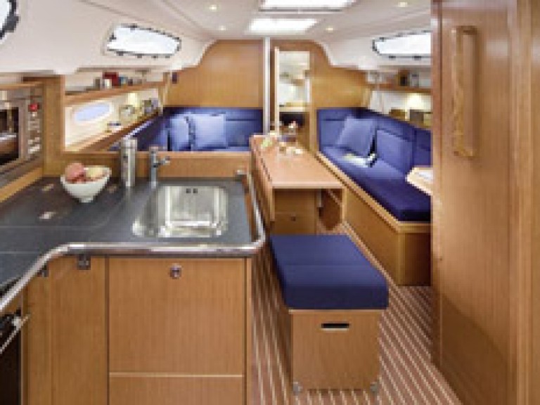 Boat rental Bavaria Bavaria 35 Cruiser in Saltsjö-duvnäs on Samboat
