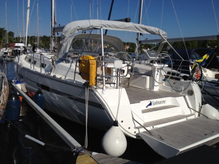 Sailboat for rent Saltsjö-duvnäs at the best price