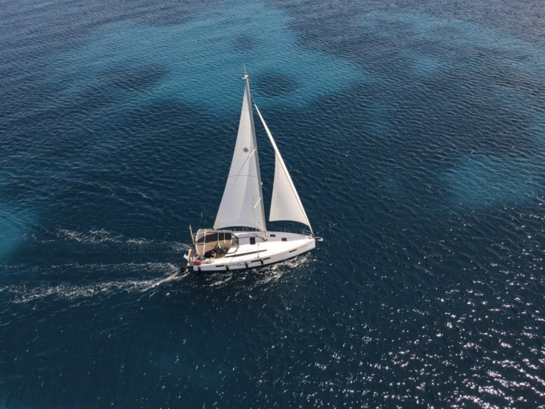 Sailboat for rent Gouvia at the best price
