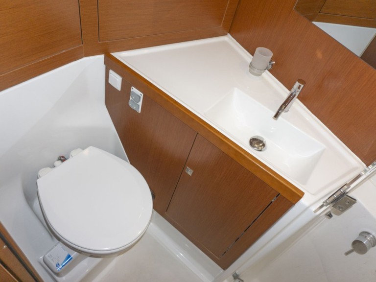 Sailboat rental with or without captain Bénéteau Port de Pollença