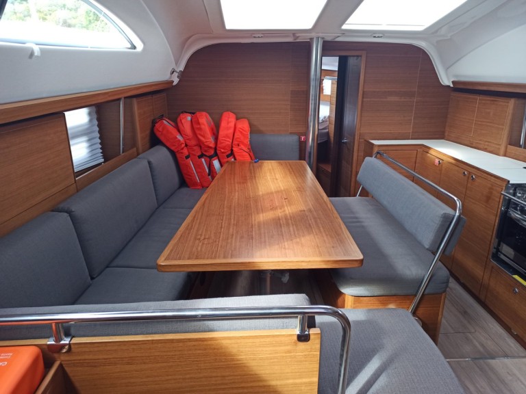 Yacht charter Punat cheap Impression 45.1