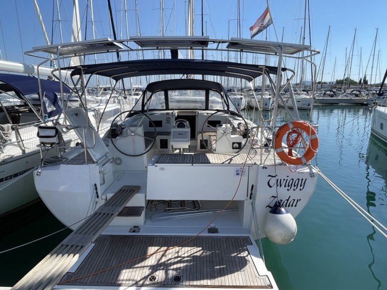Yacht charter Sukošan cheap Bavaria C45
