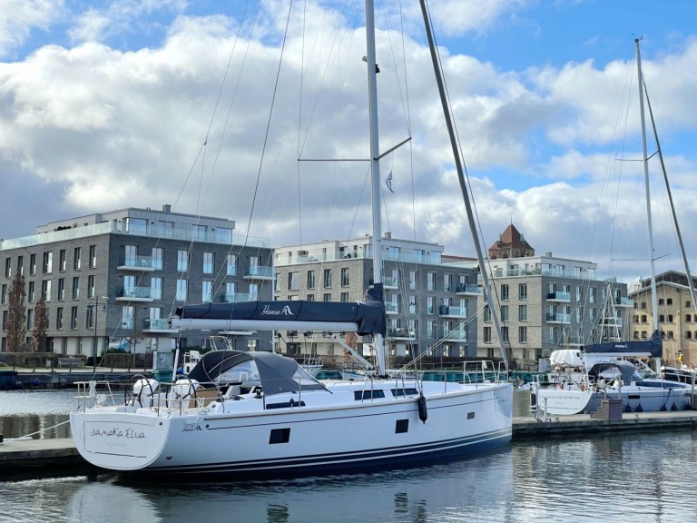 Bareboat Rental Sailboat Hanse with a boat licence
